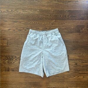 Lululemon pace breaker shorts size small men’s light gray